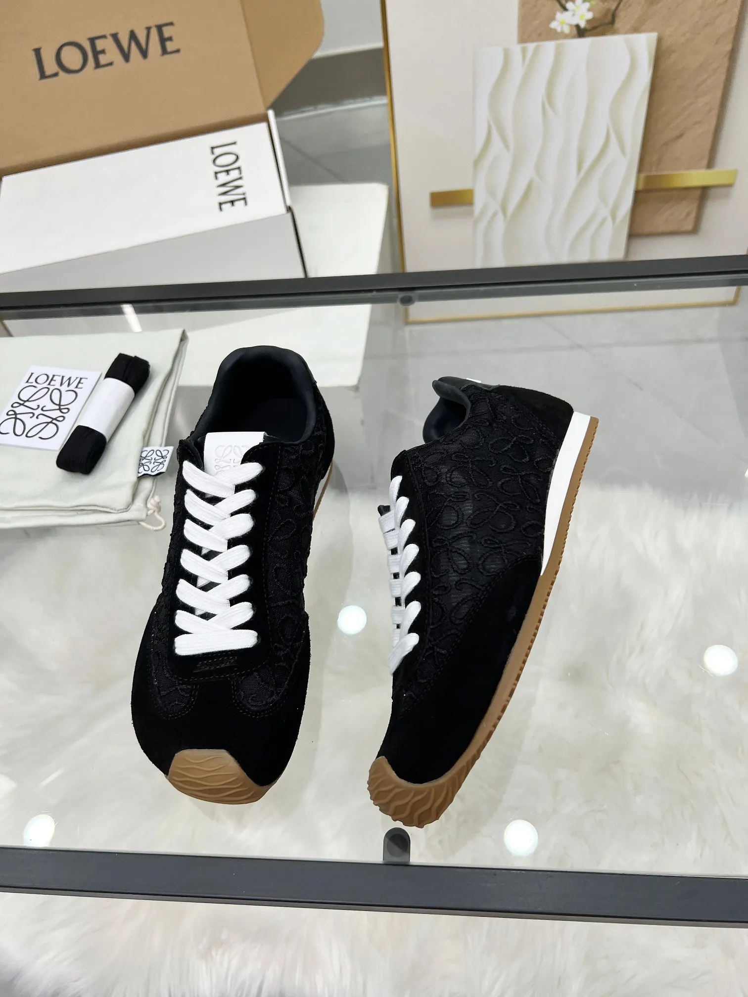 👟👟Ex-factory price 460👟👟 Men's size +10 2025 early spring new style, same style as Wang Yibo! Loewe Ballet Runner 2.0 sneakers for couples. New color matching retro series running shoes. Standard size: women's size 35-40, button +10. Men's size. 39-45, button ➕10.